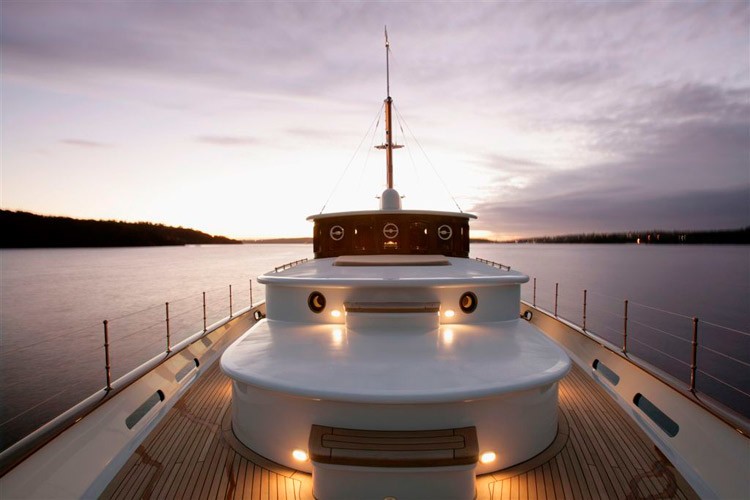 Yacht CAMBRIA II, Azzura Yachts CHARTERWORLD Luxury Superyacht Charters